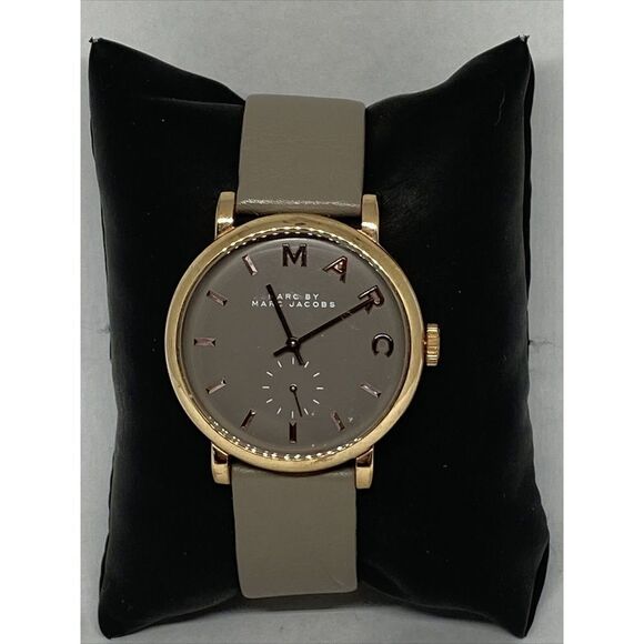 Marc Jacobs MBM1266 Women's Gray Leather Analog Dial Quartz Genuine Watch XX959 - Picture 1 of 12